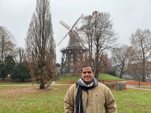 Raúl Armas